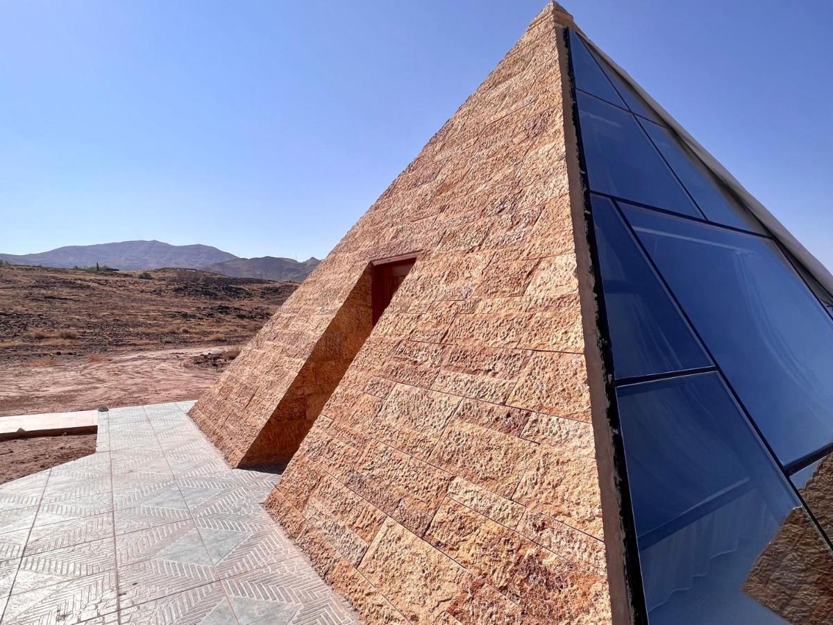 ホテル Deadsea Octagon マダバ エクステリア 写真