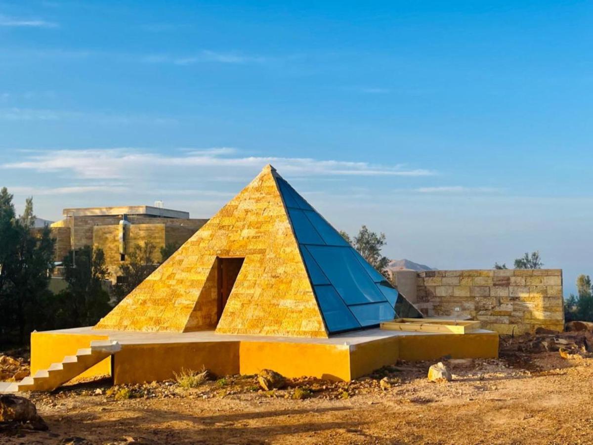 ホテル Deadsea Octagon マダバ エクステリア 写真