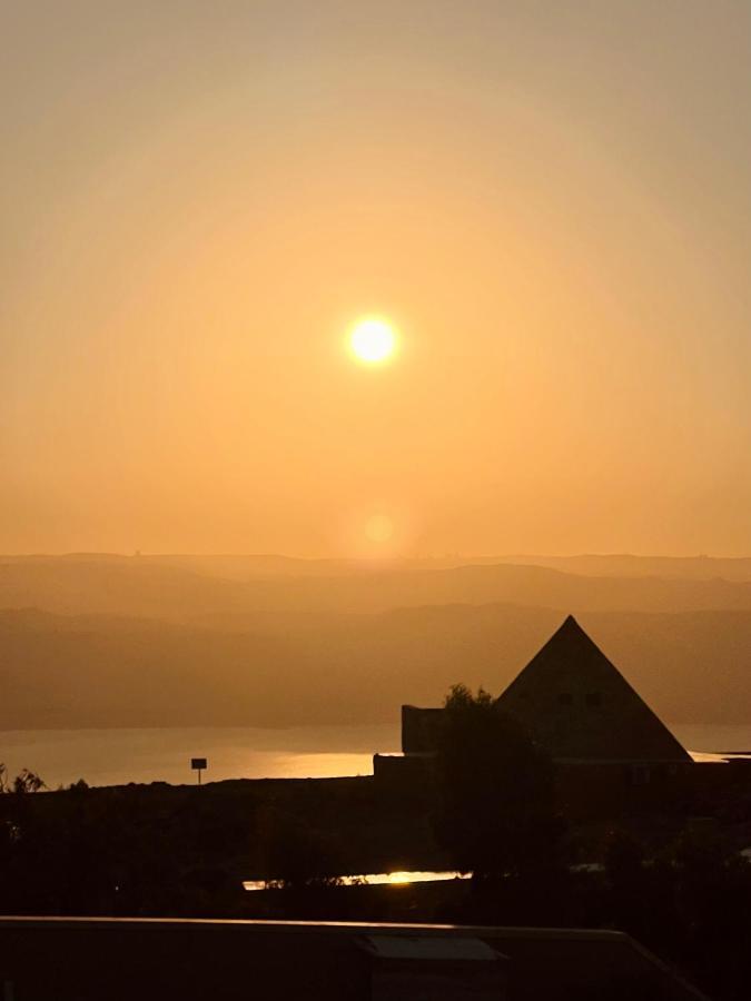 ホテル Deadsea Octagon マダバ エクステリア 写真