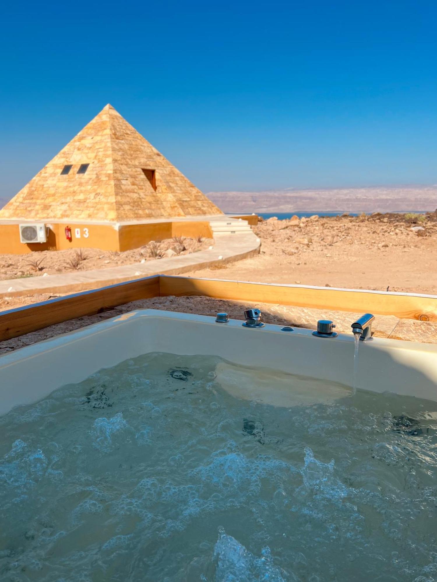 ホテル Deadsea Octagon マダバ エクステリア 写真